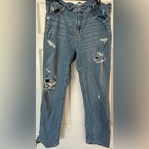 Distressed boyfriend jeans